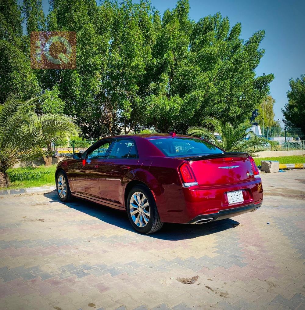 کرایسلەر 300